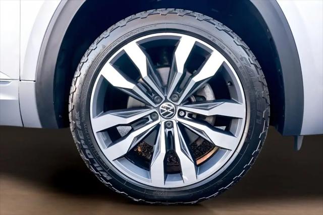 2023 Volkswagen Atlas Cross Sport 3.6L V6 SEL Premium R-Line