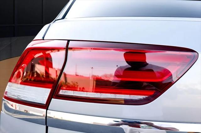 2023 Volkswagen Atlas Cross Sport 3.6L V6 SEL Premium R-Line