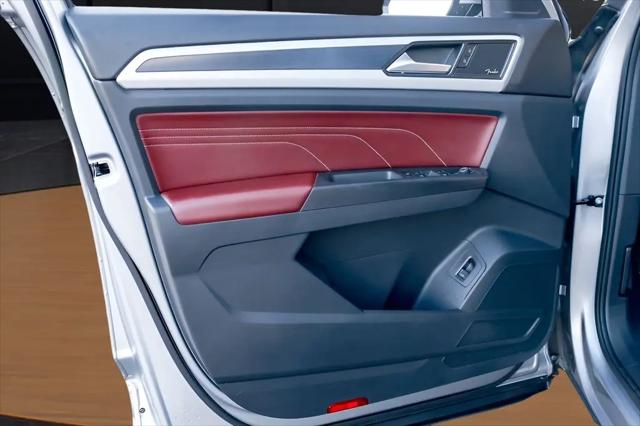 2023 Volkswagen Atlas Cross Sport 3.6L V6 SEL Premium R-Line