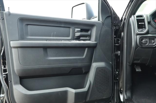 2026 Ram 2500 Black Express Crew Cab 4x4 64 Box