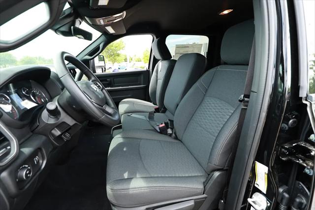 2026 Ram 2500 Black Express Crew Cab 4x4 64 Box