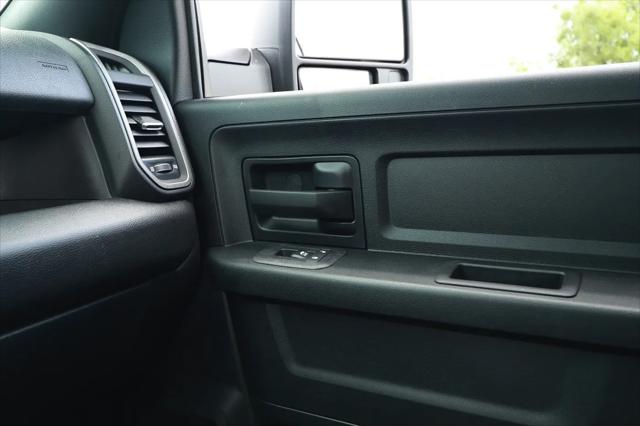 2026 Ram 2500 Black Express Crew Cab 4x4 64 Box