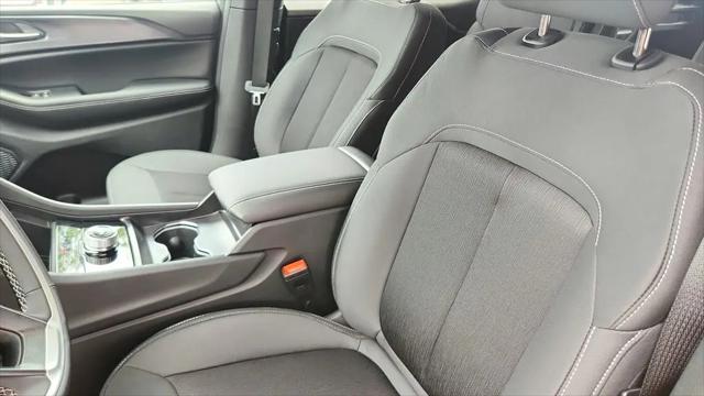 2026 Jeep Grand Cherokee L Altitude 4x2