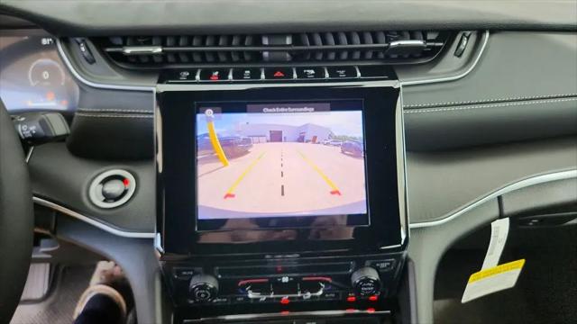 2026 Jeep Grand Cherokee Laredo 4x2