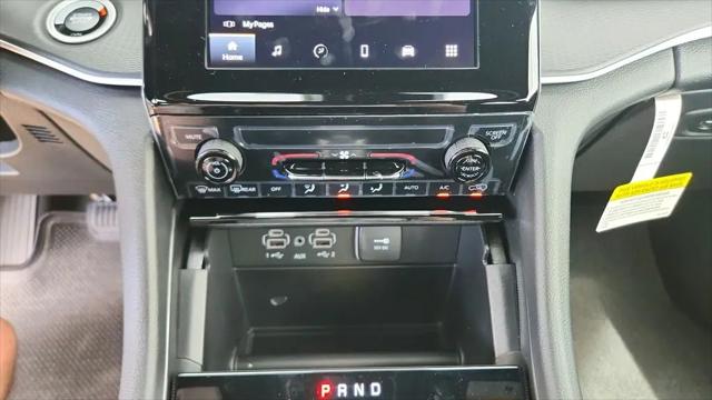 2026 Jeep Grand Cherokee Laredo 4x2