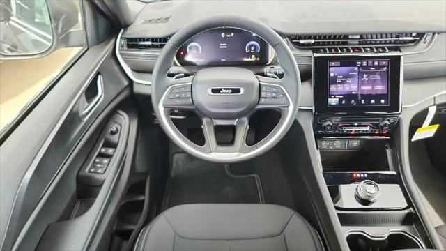 2026 Jeep Grand Cherokee Laredo 4x2