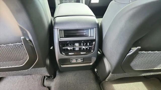 2026 Jeep Grand Cherokee Laredo 4x2