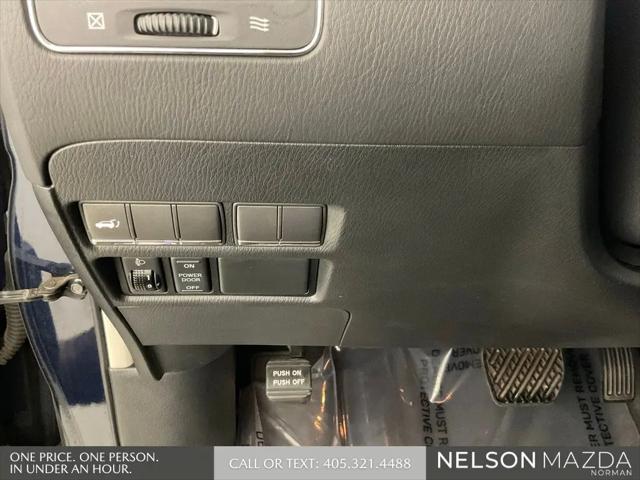 2015 INFINITI QX80 Standard