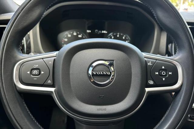 2020 Volvo XC60 T5 Momentum