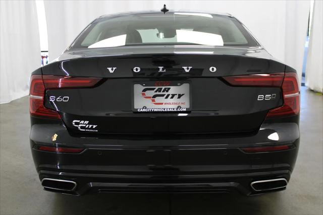2022 Volvo S60 B5 Momentum