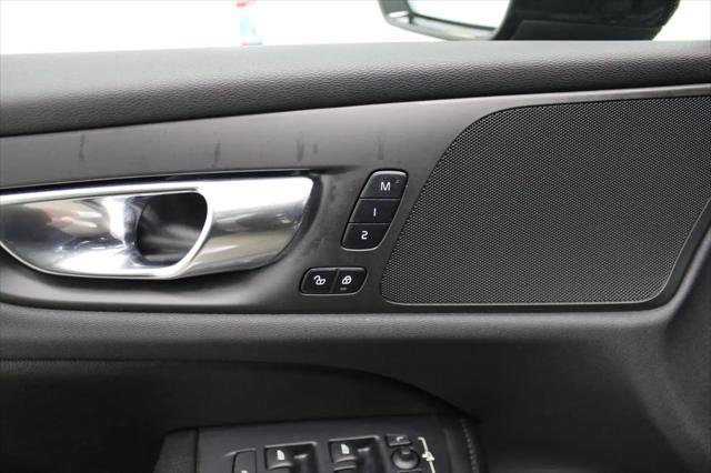 2022 Volvo S60 B5 Momentum