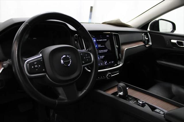 2022 Volvo S60 B5 Momentum