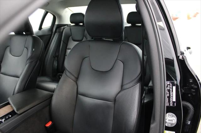 2022 Volvo S60 B5 Momentum