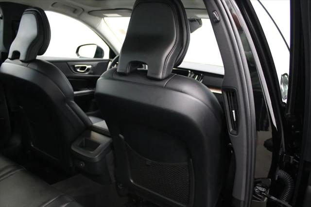 2022 Volvo S60 B5 Momentum
