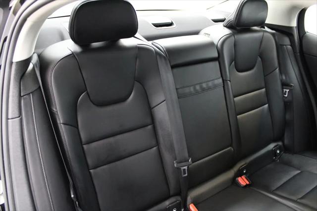 2022 Volvo S60 B5 Momentum