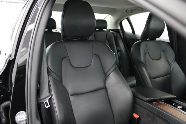 2022 Volvo S60 B5 Momentum
