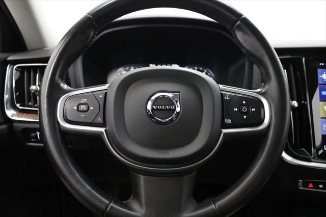 2022 Volvo S60 B5 Momentum