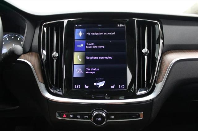 2022 Volvo S60 B5 Momentum