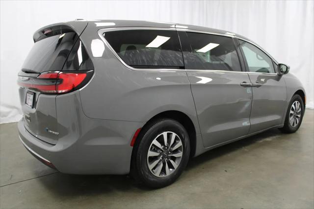 2022 Chrysler Pacifica Hybrid Touring L