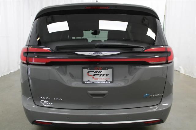 2022 Chrysler Pacifica Hybrid Touring L