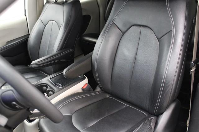 2022 Chrysler Pacifica Hybrid Touring L