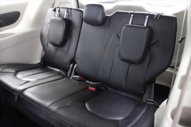 2022 Chrysler Pacifica Hybrid Touring L