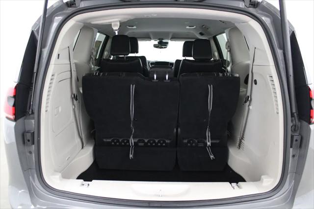 2022 Chrysler Pacifica Hybrid Touring L