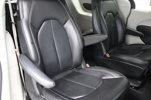 2022 Chrysler Pacifica Hybrid Touring L