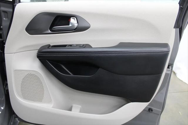 2022 Chrysler Pacifica Hybrid Touring L