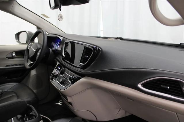 2022 Chrysler Pacifica Hybrid Touring L