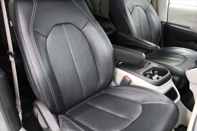 2022 Chrysler Pacifica Hybrid Touring L