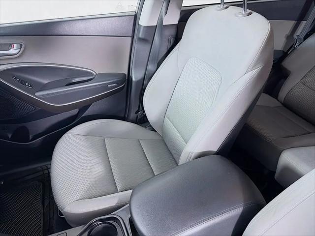 2017 Hyundai Santa Fe SE