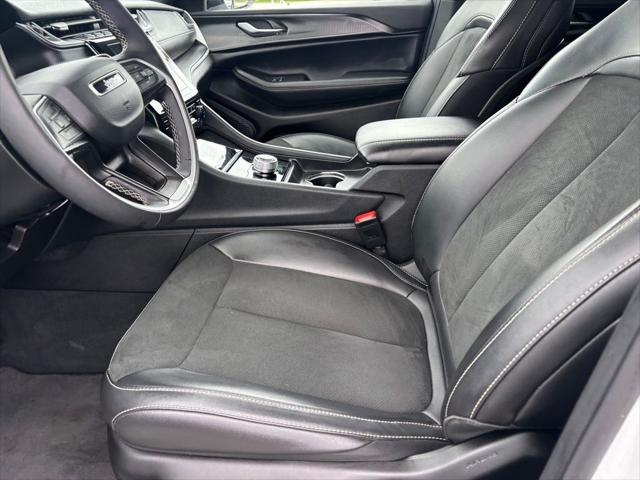 2025 Jeep Grand Cherokee Altitude 4x4
