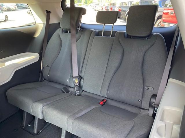 2023 Kia Carnival MPV LX
