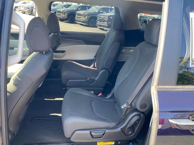 2023 Kia Carnival MPV LX