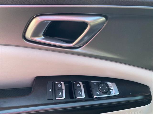 2023 Kia Carnival MPV LX