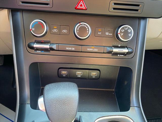 2023 Kia Carnival MPV LX