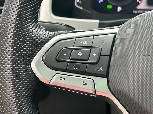 2022 Volkswagen Atlas Cross Sport 2.0T SEL R-Line