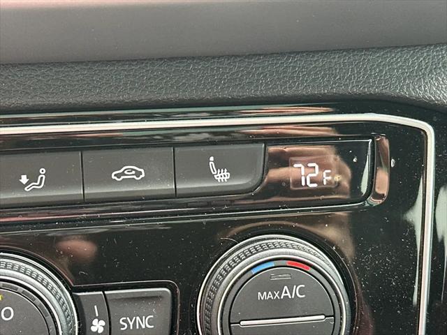 2022 Volkswagen Atlas Cross Sport 2.0T SEL R-Line