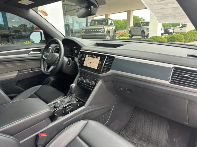 2022 Volkswagen Atlas Cross Sport 2.0T SEL R-Line