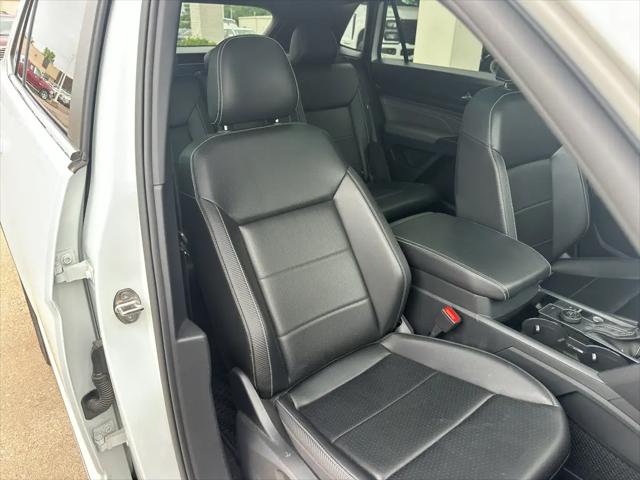 2022 Volkswagen Atlas Cross Sport 2.0T SEL R-Line