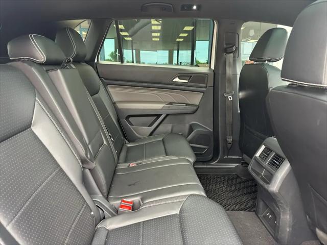 2022 Volkswagen Atlas Cross Sport 2.0T SEL R-Line