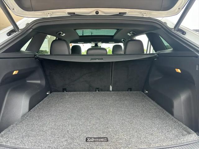 2022 Volkswagen Atlas Cross Sport 2.0T SEL R-Line