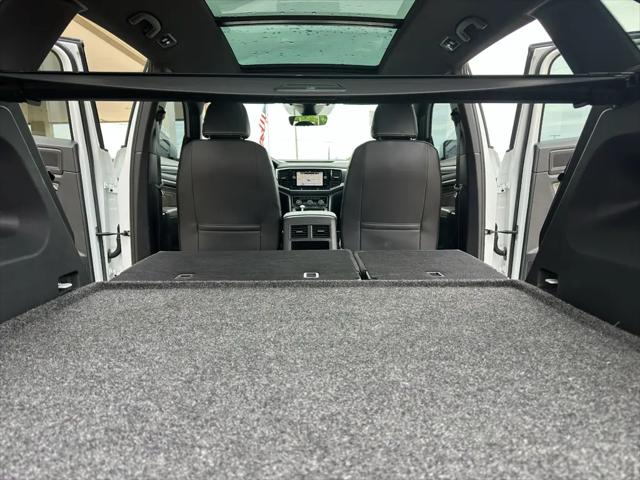 2022 Volkswagen Atlas Cross Sport 2.0T SEL R-Line