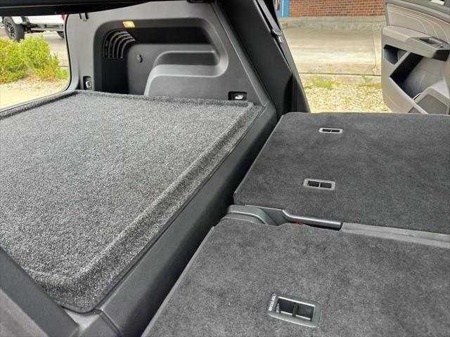 2022 Volkswagen Atlas Cross Sport 2.0T SEL R-Line