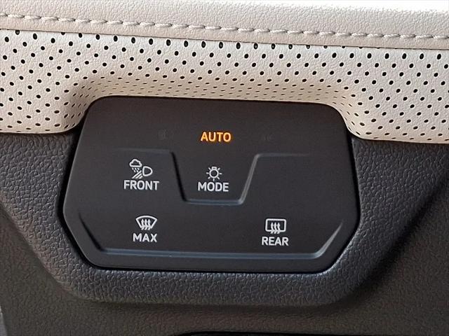 2025 Volkswagen Atlas Cross Sport 2.0T SEL Premium R-Line