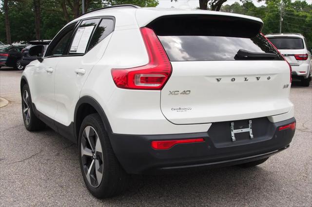 2023 Volvo XC40 B5 Plus Dark Theme
