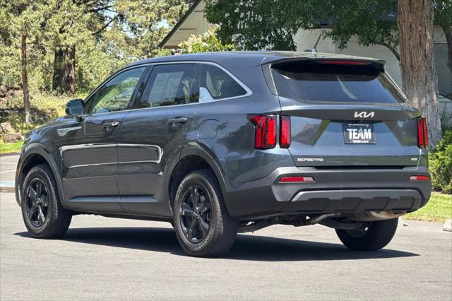 2023 Kia Sorento LX