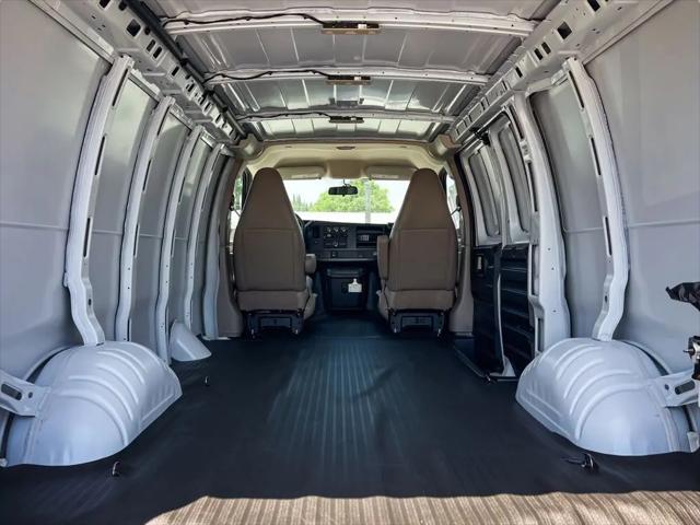 2026 Chevrolet Express Cargo Van 2500 Regular Wheelbase, WT, RWD