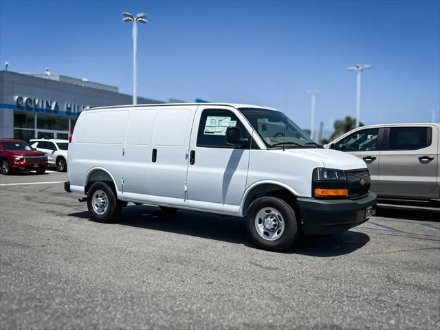 2026 Chevrolet Express Cargo Van 2500 Regular Wheelbase, WT, RWD